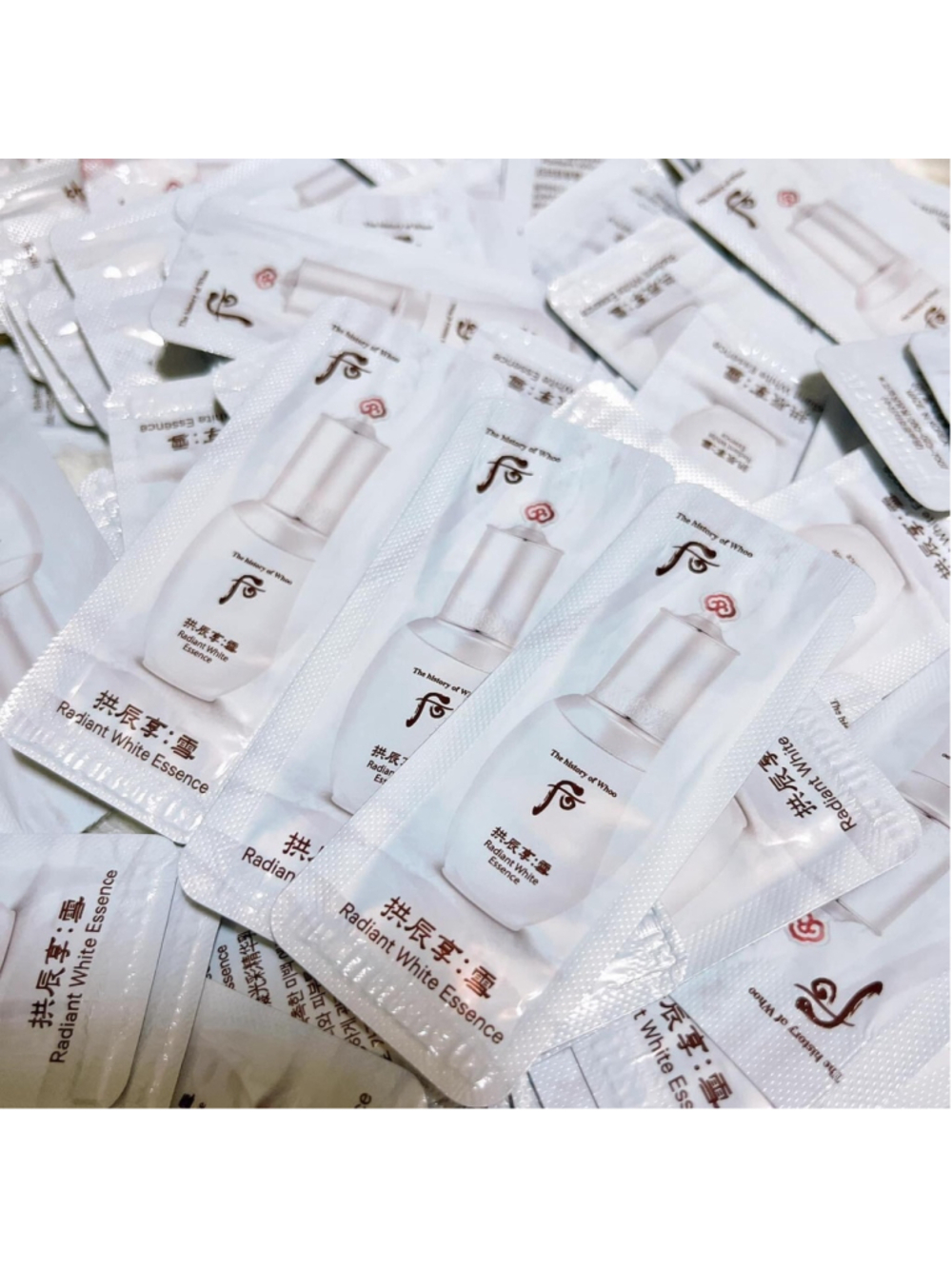 The History of Whoo Gongjinhyang Seol Radiant White Essence 1ml x 120 Pcs